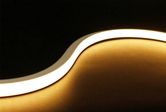 24V führte Silikon-weißen Ärmel der Neonlicht-RGBW Flex Strip 10W 14.4W, den Innenim Freien entkernen